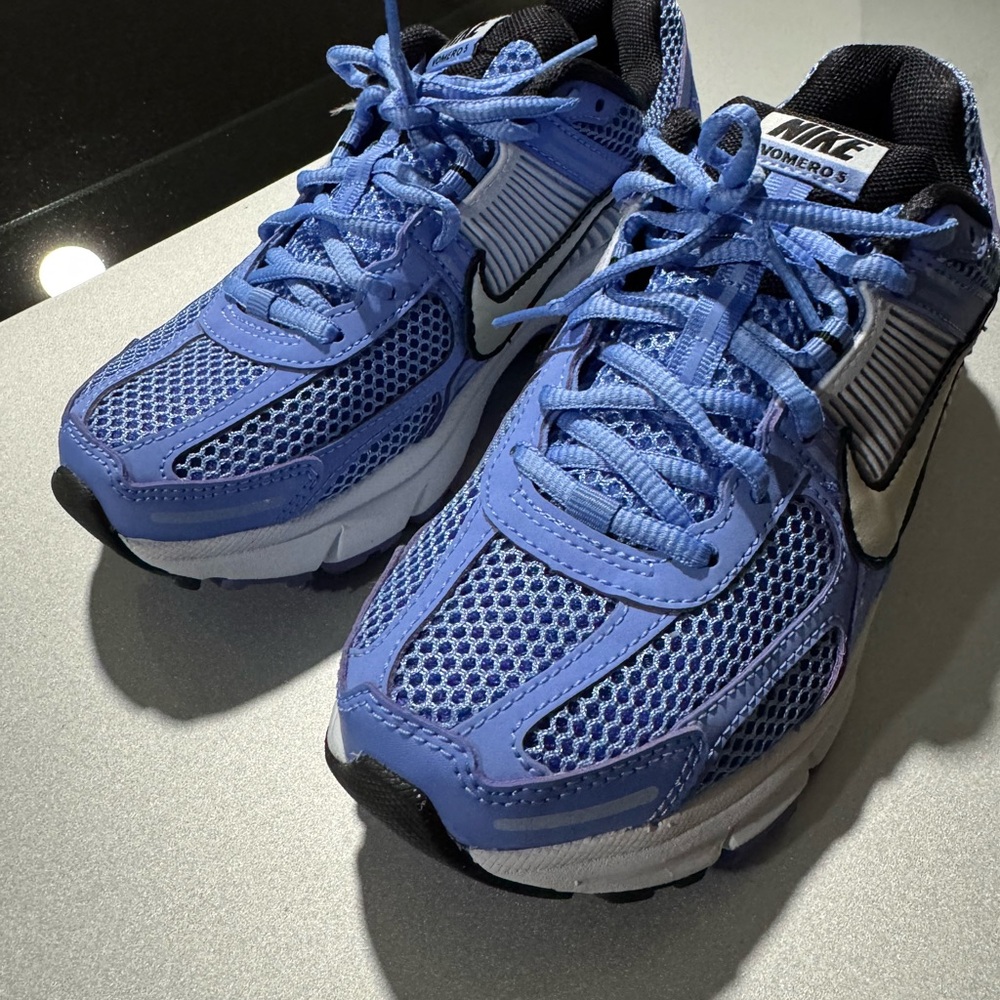 Nike Vomero 5 women’s Mesh Blue and White Sneakers
